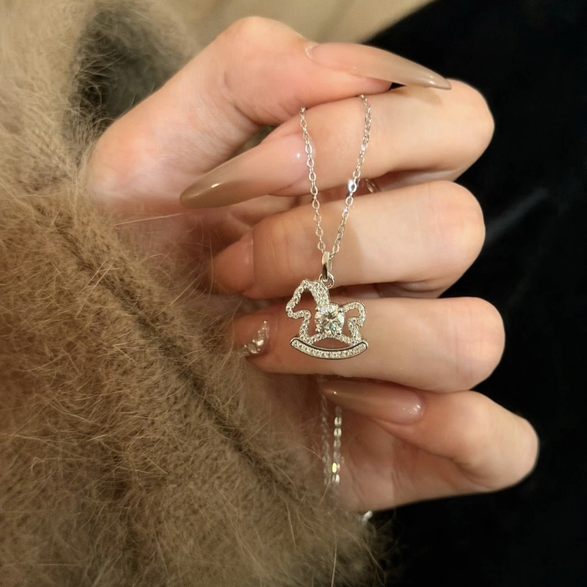 胖东来同款马上有钱旋转木马项链女款小众高级感生日送女生礼物