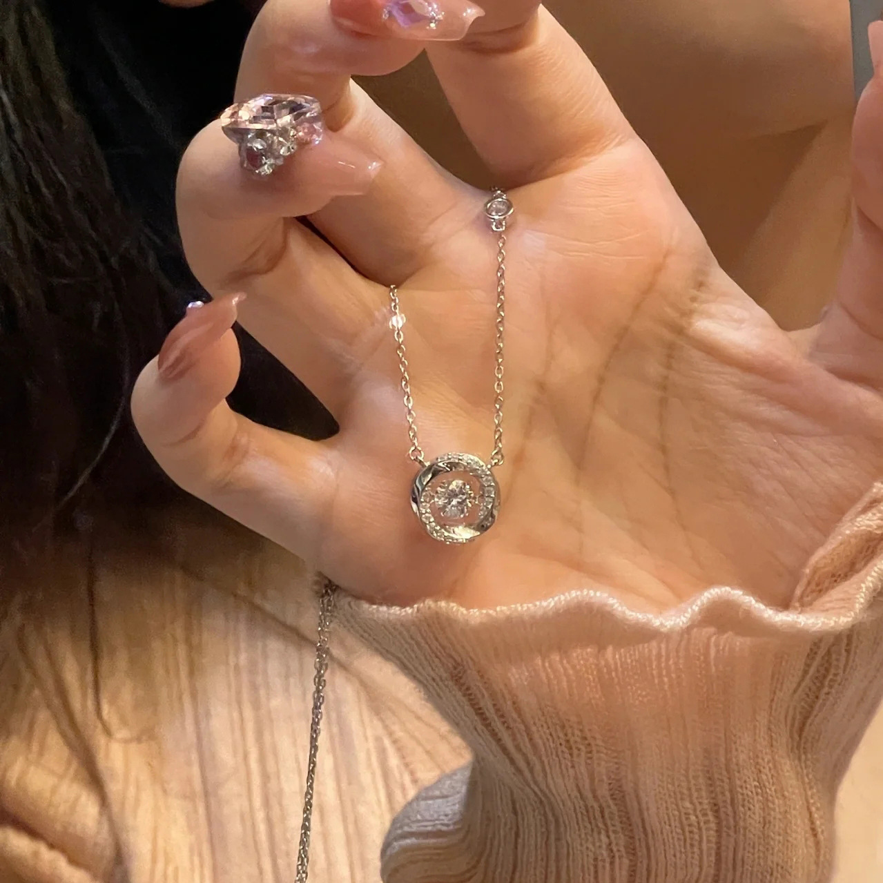 莫比乌斯环三秒心动项链女轻奢小众高级感ins锁骨链生日礼物女生