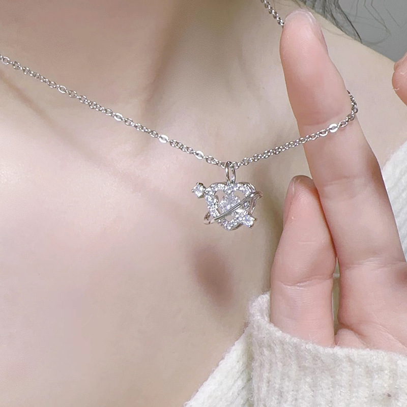 甜心少女恋爱星球项链女甜美可爱锆石吊坠轻奢小众设计感锁骨颈链